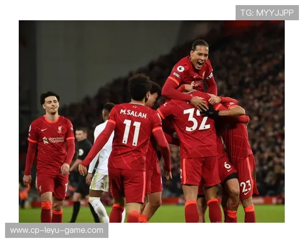 利物浦中场球员梅开二度，成全队焦点，利物浦中锋是谁