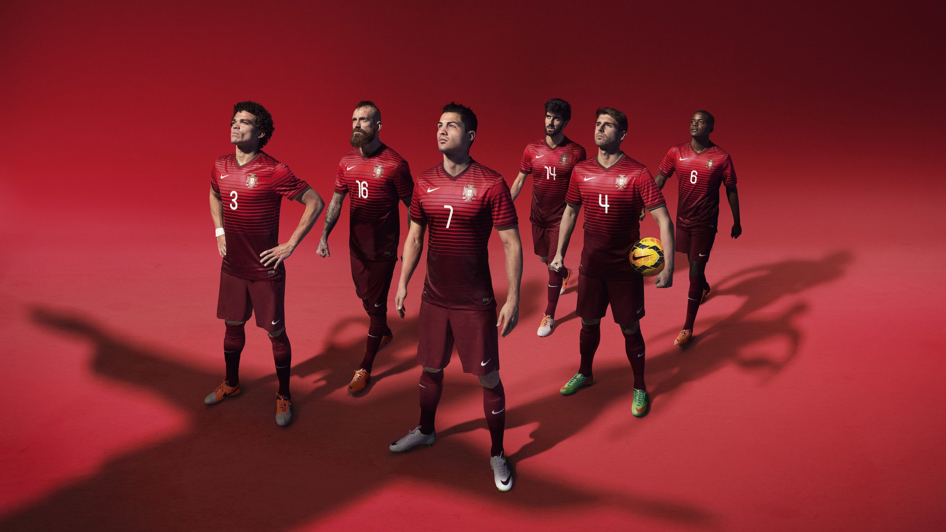 世俱杯决赛现场:两大豪门血战至最后一秒,世俱杯决赛2021