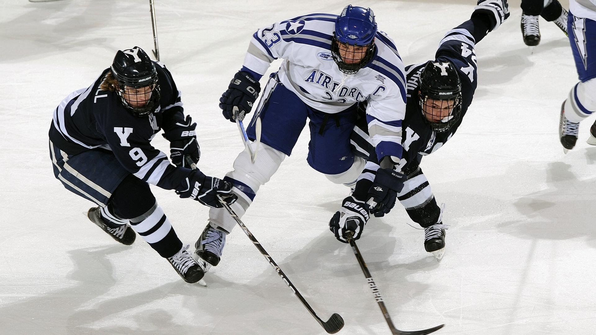 库里称赞年轻球员进步迅速，库里今年个人表现