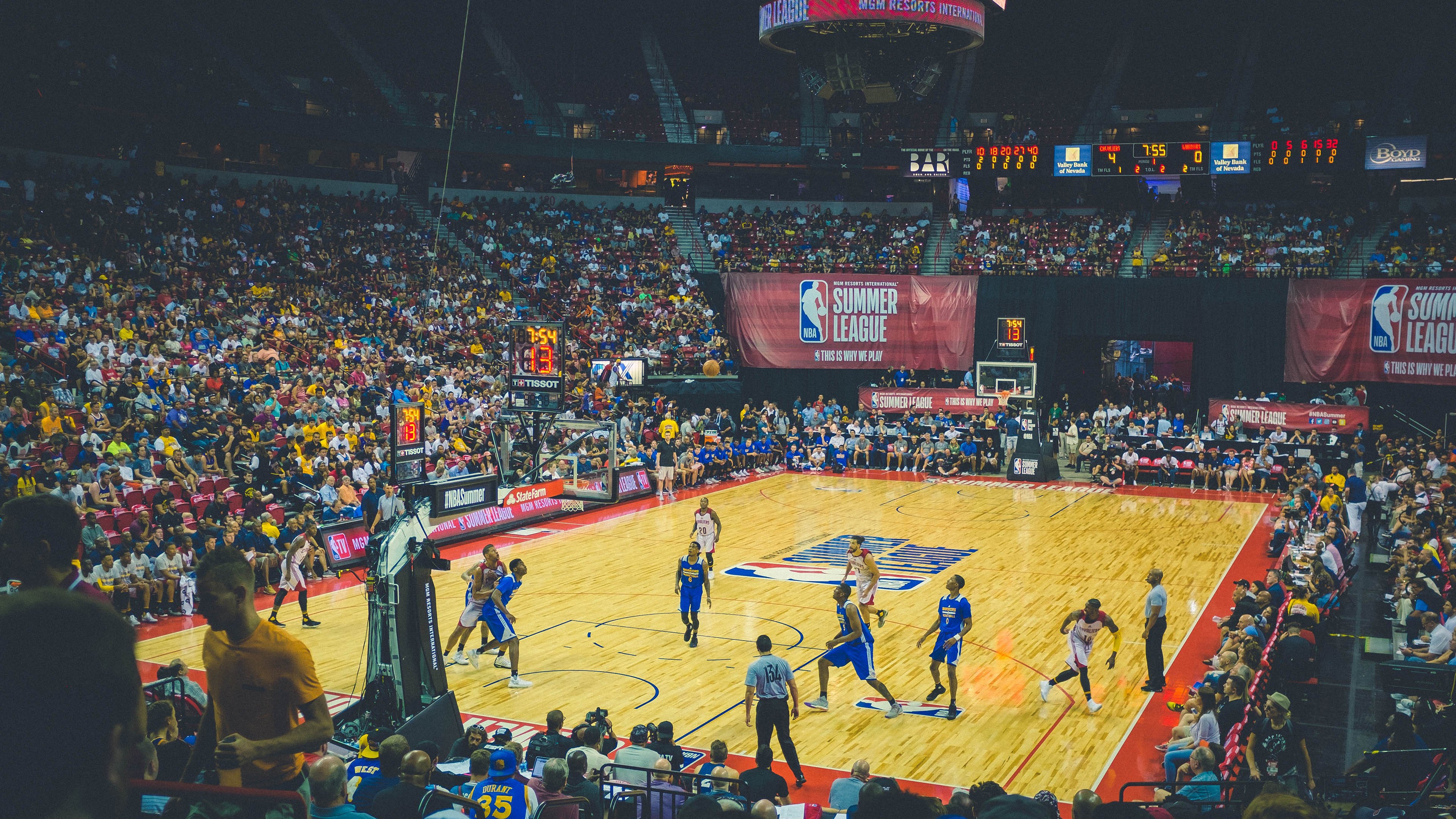 东契奇:要是我和里夫斯能投进那些球,本场早就能突破150分,东契奇what foul