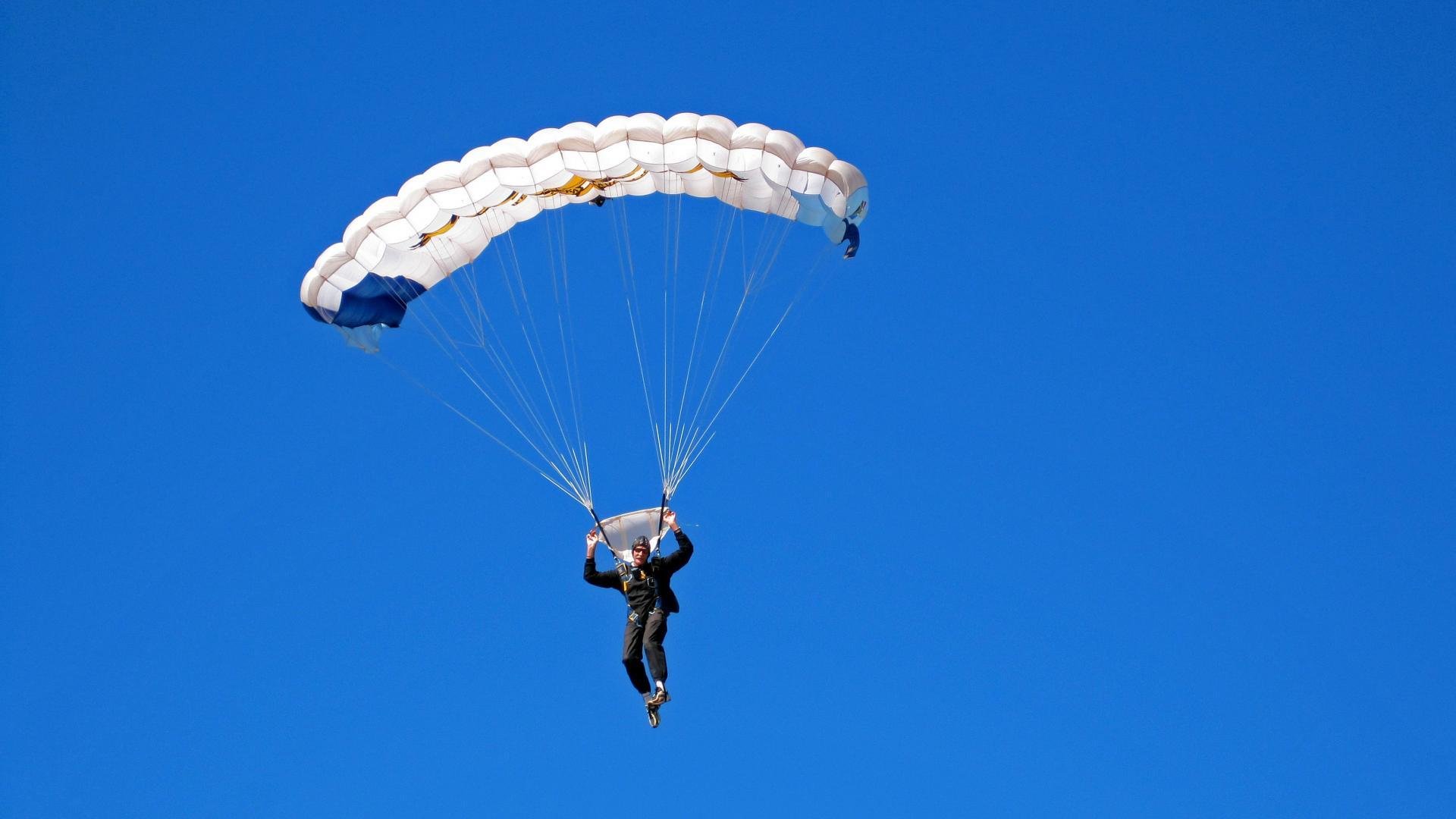 青训项目实施阶段反馈机制完善训练调整依据，青训工作